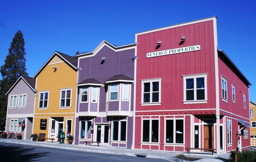 Nightly rental or
Live in the heart of Jacksonville in this fully furnished 3-bedroom, 2-bath condo just steps from charming restaurants, boutique shops, and scenic parks. Zoned for nightly rental and is currently rented as a furnished rental.

Main floor: The open floor plan features elegant hardwood floors, a well-equipped kitchen with ample pantry space, and an inviting dining and living area. Balcony off the dining.   2 bedrooms, generous laundry room, and elegant bath.  

Third floor: The spacious master is the entire  floor for ultimate privacy.  Large room, spa-style shower, and soaking tub for ultimate relaxation, Juliet balcony, and 3 spacious closets.  Mater has office area provides the perfect space for working from home.  

Large 2-car garage adds convenience and extra storage.

Move-in ready and perfectly located, this condo combines comfort, style, and small-town charmâ€''all in one