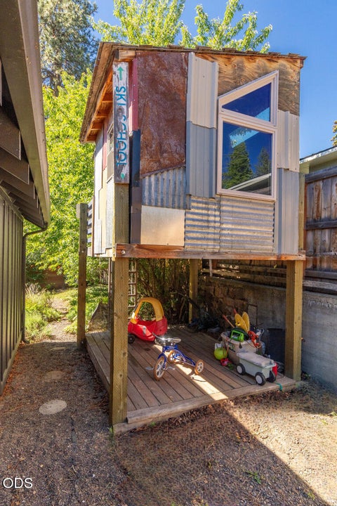 Tiny photo for 1473 NW Quincy Avenue, Bend, OR 97703 (MLS # 220223928)