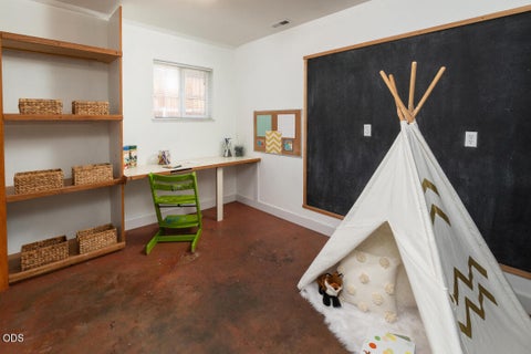 Tiny photo for 1473 NW Quincy Avenue, Bend, OR 97703 (MLS # 220223928)