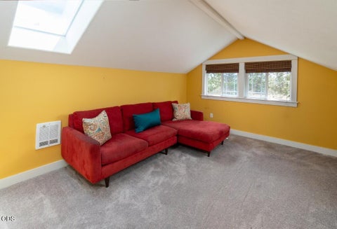 Tiny photo for 1473 NW Quincy Avenue, Bend, OR 97703 (MLS # 220223928)