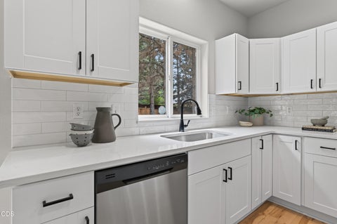 Tiny photo for 19509 Meadowbrook Drive, Bend, OR 97702 (MLS # 220224252)