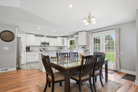 Tiny photo for 15965 Parkway Drive, La Pine, OR 97739 (MLS # 220221135)