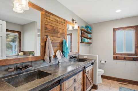 Tiny photo for 15965 Parkway Drive, La Pine, OR 97739 (MLS # 220221135)