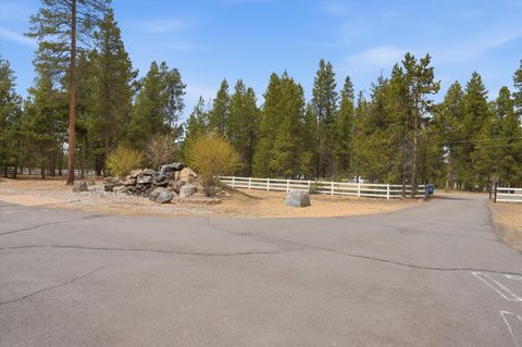 Tiny photo for 15965 Parkway Drive, La Pine, OR 97739 (MLS # 220221135)