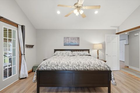Tiny photo for 15965 Parkway Drive, La Pine, OR 97739 (MLS # 220221135)