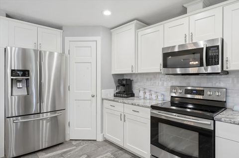 Tiny photo for 15965 Parkway Drive, La Pine, OR 97739 (MLS # 220221135)
