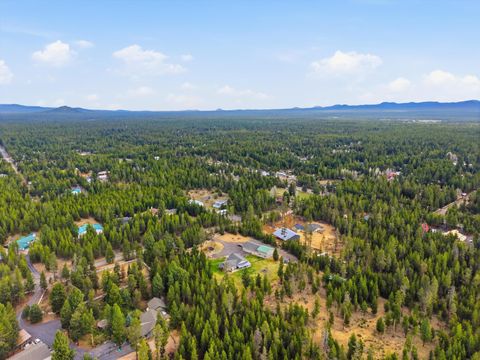 Tiny photo for 15965 Parkway Drive, La Pine, OR 97739 (MLS # 220221135)