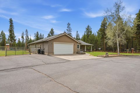 Tiny photo for 15965 Parkway Drive, La Pine, OR 97739 (MLS # 220221135)