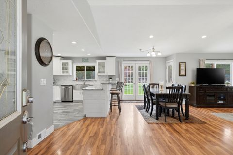 Tiny photo for 15965 Parkway Drive, La Pine, OR 97739 (MLS # 220221135)
