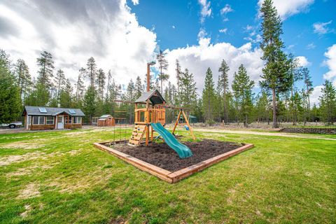 Tiny photo for 15965 Parkway Drive, La Pine, OR 97739 (MLS # 220221135)