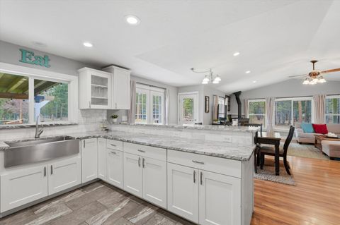 Tiny photo for 15965 Parkway Drive, La Pine, OR 97739 (MLS # 220221135)