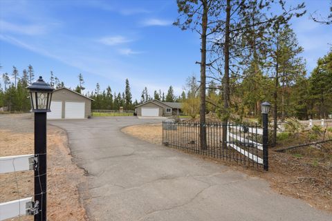 Tiny photo for 15965 Parkway Drive, La Pine, OR 97739 (MLS # 220221135)