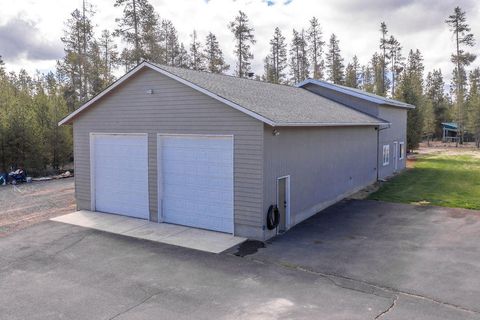 Tiny photo for 15965 Parkway Drive, La Pine, OR 97739 (MLS # 220221135)