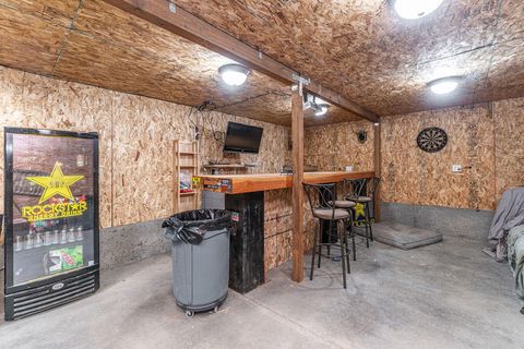 Tiny photo for 15965 Parkway Drive, La Pine, OR 97739 (MLS # 220221135)