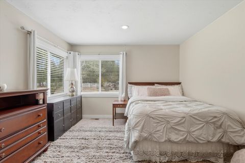 Tiny photo for 15965 Parkway Drive, La Pine, OR 97739 (MLS # 220221135)