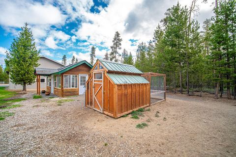 Tiny photo for 15965 Parkway Drive, La Pine, OR 97739 (MLS # 220221135)