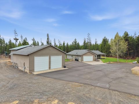 Tiny photo for 15965 Parkway Drive, La Pine, OR 97739 (MLS # 220221135)