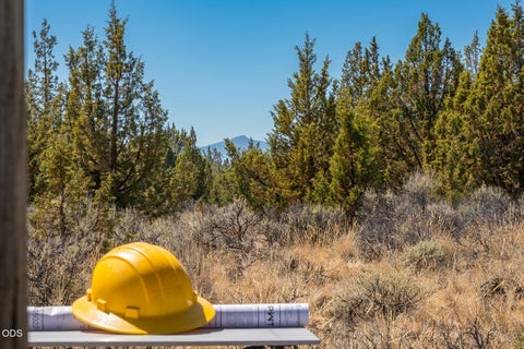 Photo of 0 SW Waterhole Place #Lot 5, Terrebonne, OR 97760 (MLS # 220227308)