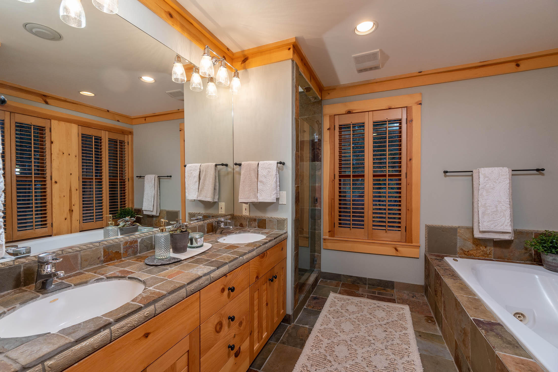 Broken Top - Residential