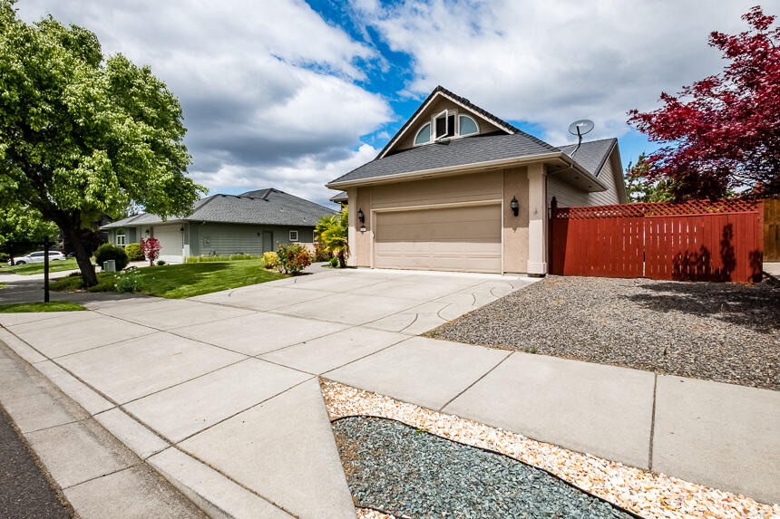 Eagle Point Golf Community - Residential