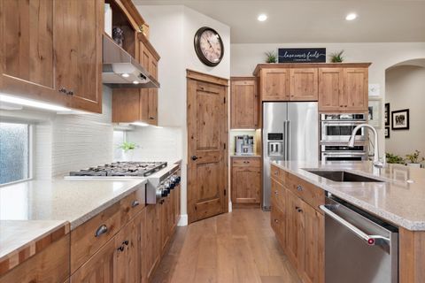 Tiny photo for 60208 Rolled Rock Way, Bend, OR 97702 (MLS # 220211243)