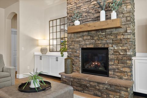 Tiny photo for 60208 Rolled Rock Way, Bend, OR 97702 (MLS # 220211243)