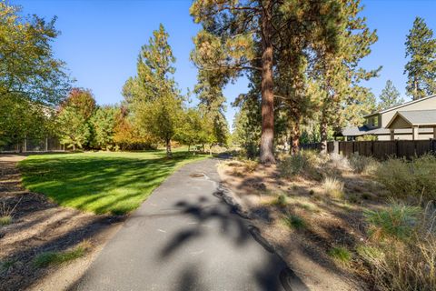 Tiny photo for 60208 Rolled Rock Way, Bend, OR 97702 (MLS # 220211243)