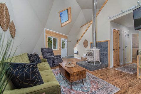 Tiny photo for 52710 Santa Barbara Drive, La Pine, OR 97739 (MLS # 220211630)