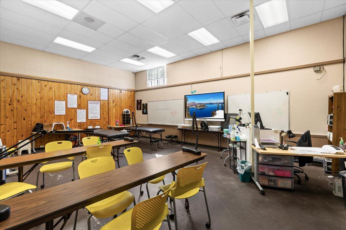 Klamath Falls -Industrial Addition - Commercial Sale