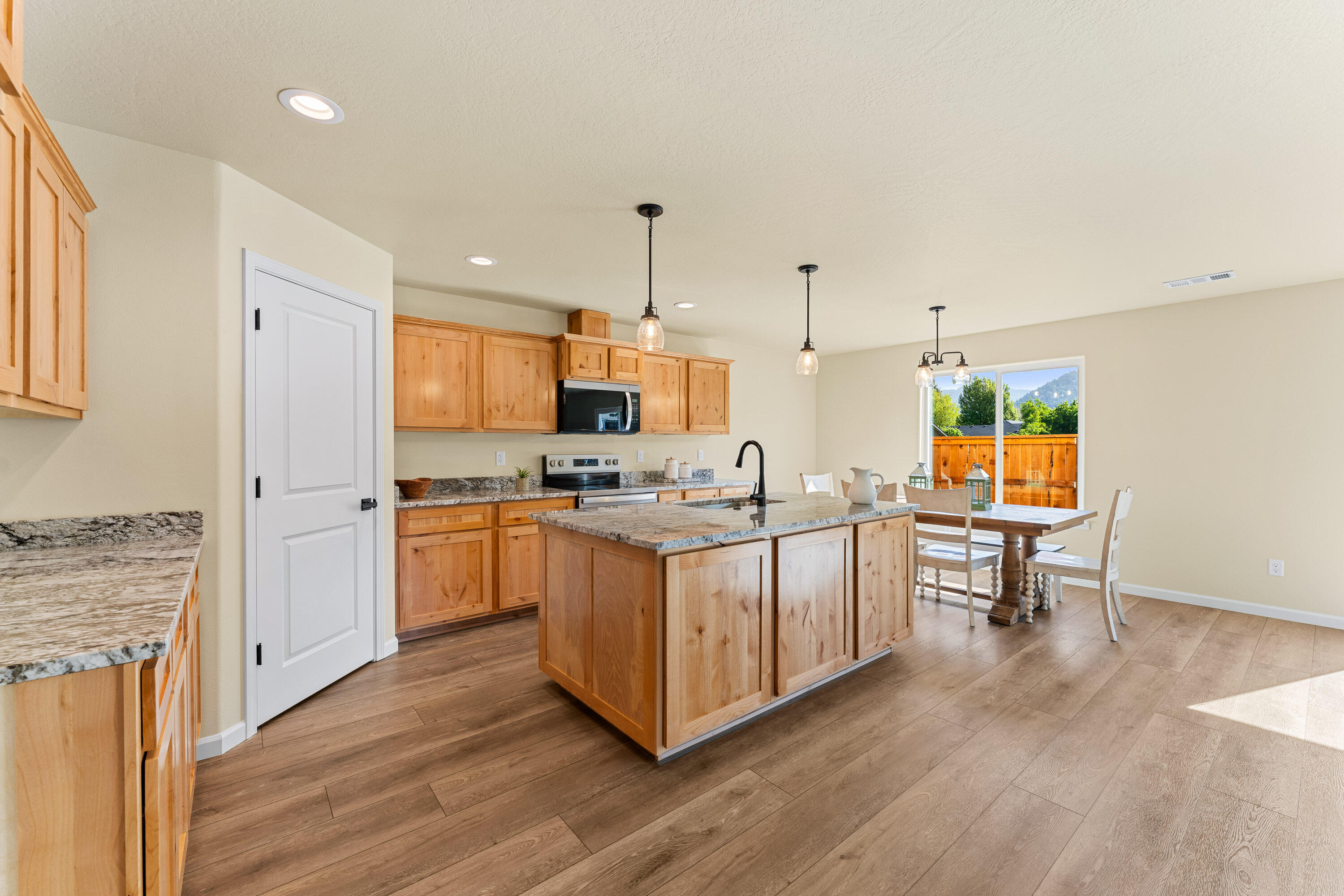 167 SE Champagne Court