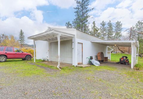 Tiny photo for 835 Ragsdale Road, Trail, OR 97541 (MLS # 220212195)