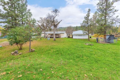 Tiny photo for 835 Ragsdale Road, Trail, OR 97541 (MLS # 220212195)