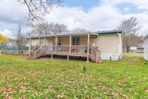 Tiny photo for 835 Ragsdale Road, Trail, OR 97541 (MLS # 220212195)