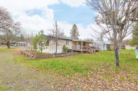 Tiny photo for 835 Ragsdale Road, Trail, OR 97541 (MLS # 220212195)