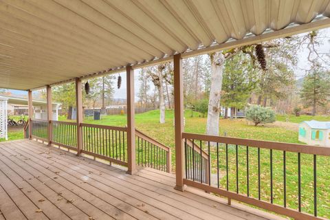Tiny photo for 835 Ragsdale Road, Trail, OR 97541 (MLS # 220212195)
