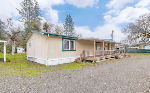 Tiny photo for 835 Ragsdale Road, Trail, OR 97541 (MLS # 220212195)