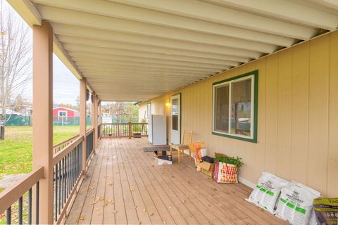 Tiny photo for 835 Ragsdale Road, Trail, OR 97541 (MLS # 220212195)