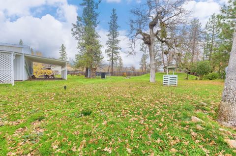 Tiny photo for 835 Ragsdale Road, Trail, OR 97541 (MLS # 220212195)