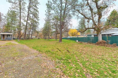 Tiny photo for 835 Ragsdale Road, Trail, OR 97541 (MLS # 220212195)