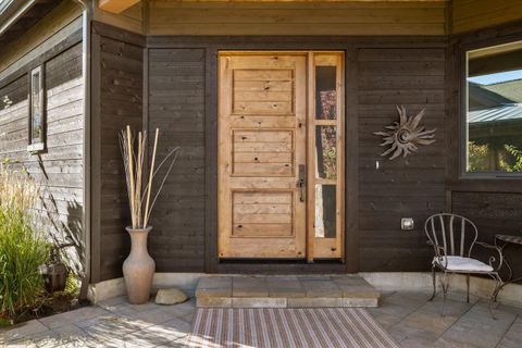 Tiny photo for 61354 Triple Knot Road, Bend, OR 97702 (MLS # 220210795)