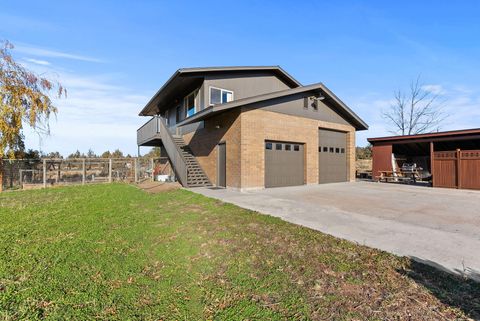 Tiny photo for 65280 94th Street, Bend, OR 97703 (MLS # 220211465)