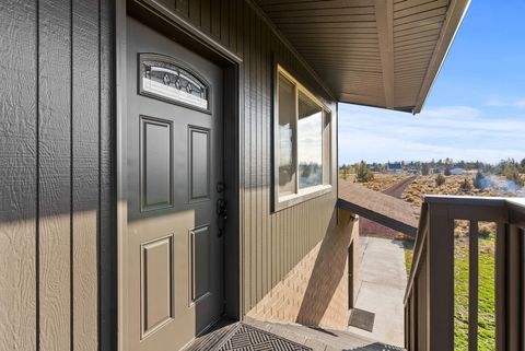 Tiny photo for 65280 94th Street, Bend, OR 97703 (MLS # 220211465)