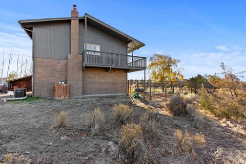 Tiny photo for 65280 94th Street, Bend, OR 97703 (MLS # 220211465)