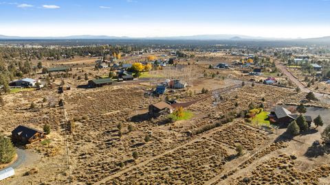 Tiny photo for 65280 94th Street, Bend, OR 97703 (MLS # 220211465)