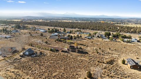 Tiny photo for 65280 94th Street, Bend, OR 97703 (MLS # 220211465)