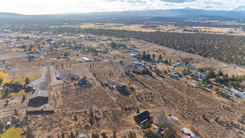 Tiny photo for 65280 94th Street, Bend, OR 97703 (MLS # 220211465)