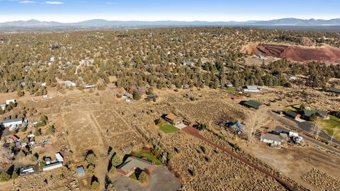 Tiny photo for 65280 94th Street, Bend, OR 97703 (MLS # 220211465)