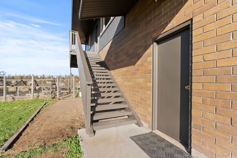 Tiny photo for 65280 94th Street, Bend, OR 97703 (MLS # 220211465)