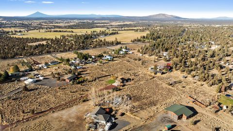 Tiny photo for 65280 94th Street, Bend, OR 97703 (MLS # 220211465)