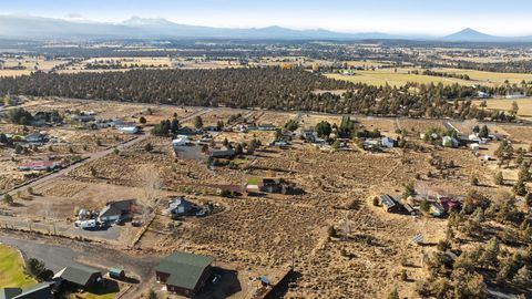 Tiny photo for 65280 94th Street, Bend, OR 97703 (MLS # 220211465)